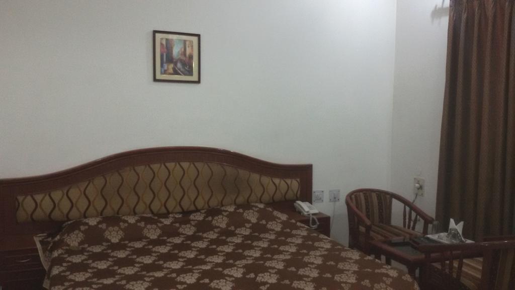 Hotel Sunrise Inn Lucknow Bagian luar foto