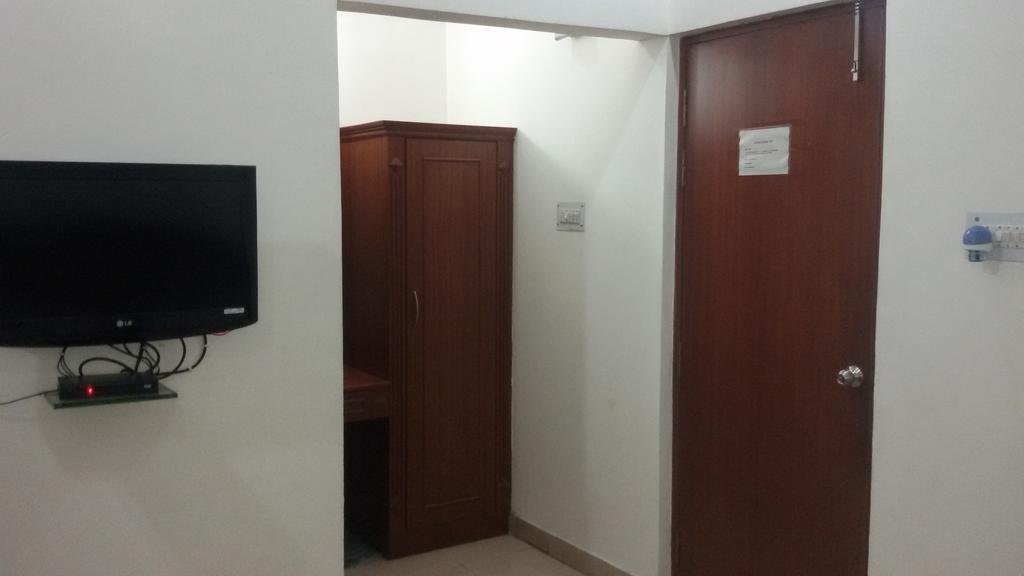 Hotel Sunrise Inn Lucknow Bagian luar foto