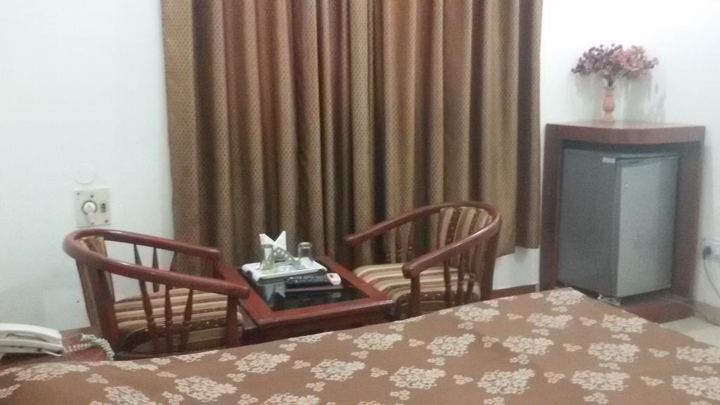 Hotel Sunrise Inn Lucknow Bagian luar foto