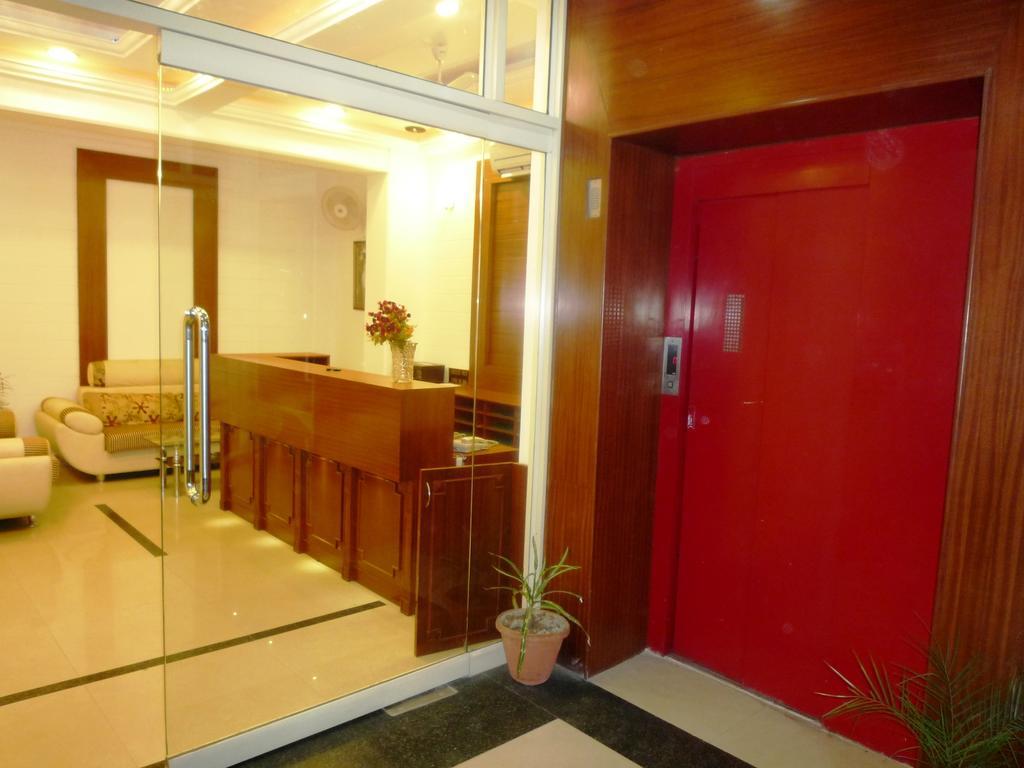 Hotel Sunrise Inn Lucknow Bagian luar foto