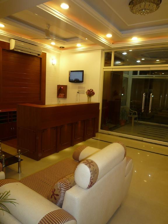 Hotel Sunrise Inn Lucknow Bagian luar foto