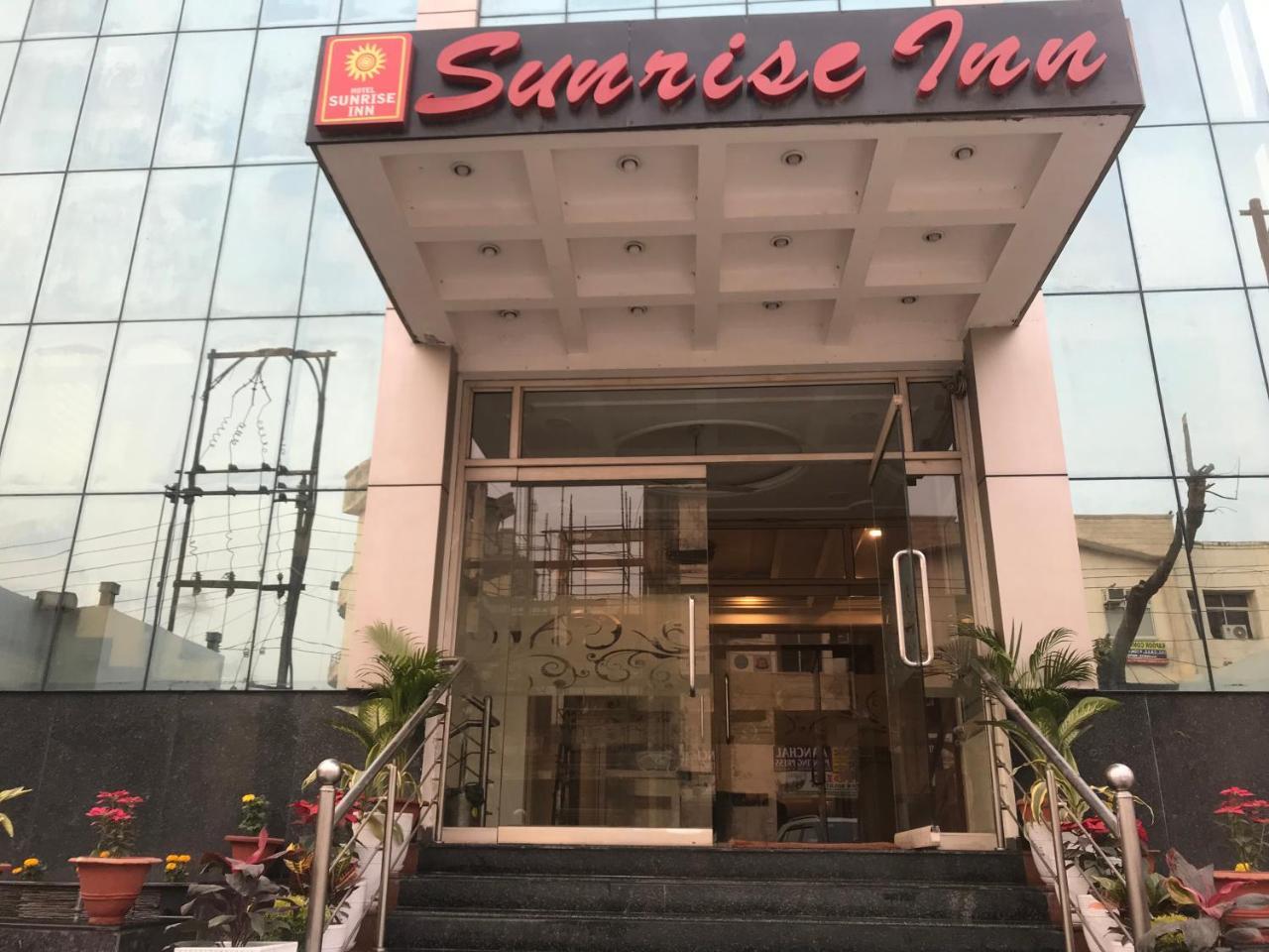 Hotel Sunrise Inn Lucknow Bagian luar foto