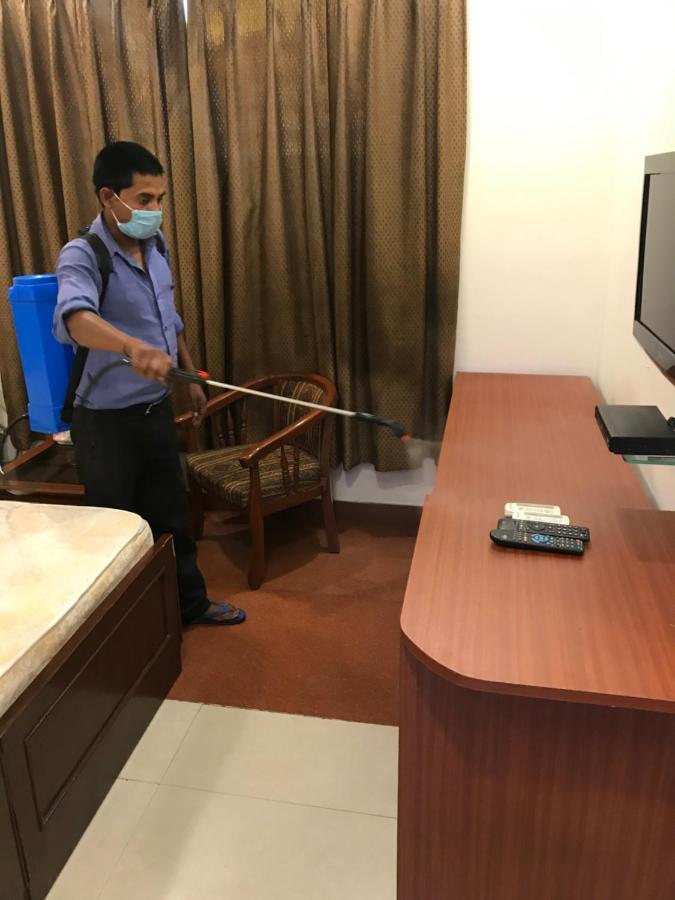 Hotel Sunrise Inn Lucknow Bagian luar foto