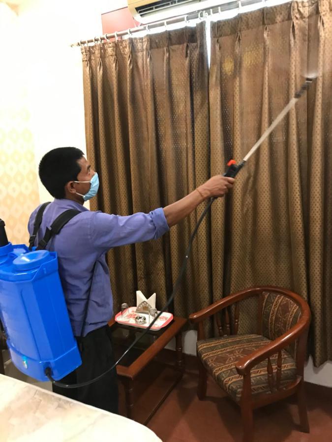 Hotel Sunrise Inn Lucknow Bagian luar foto